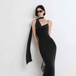 ร้านเช่าชุดราตรี Black Halter-Neck Dress