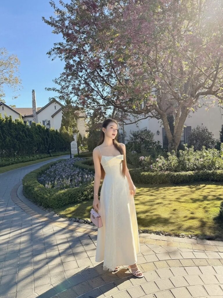 ร้านเช่าชุดราตรี Blush Garden Cream Dress