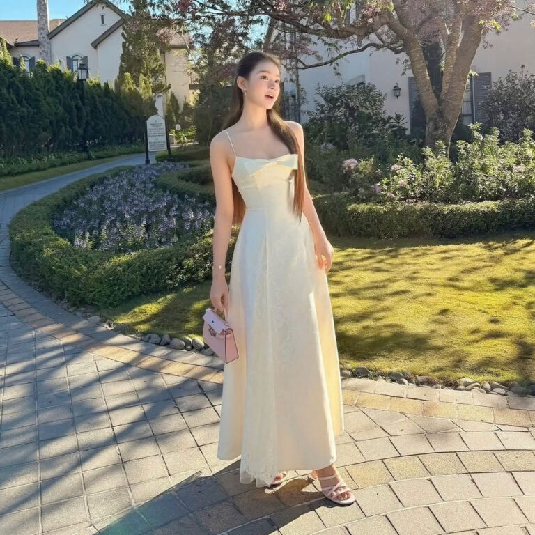 ร้านเช่าชุดราตรี Blush Garden Cream Dress