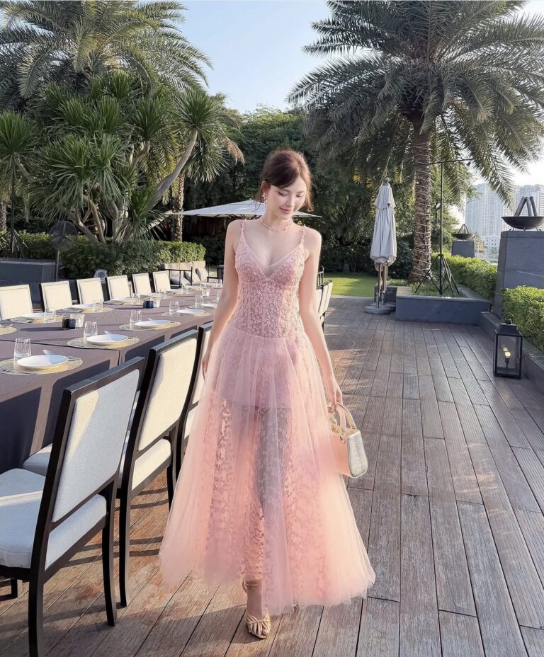 ร้านเช่าชุดราตรี Rose Muse Dress