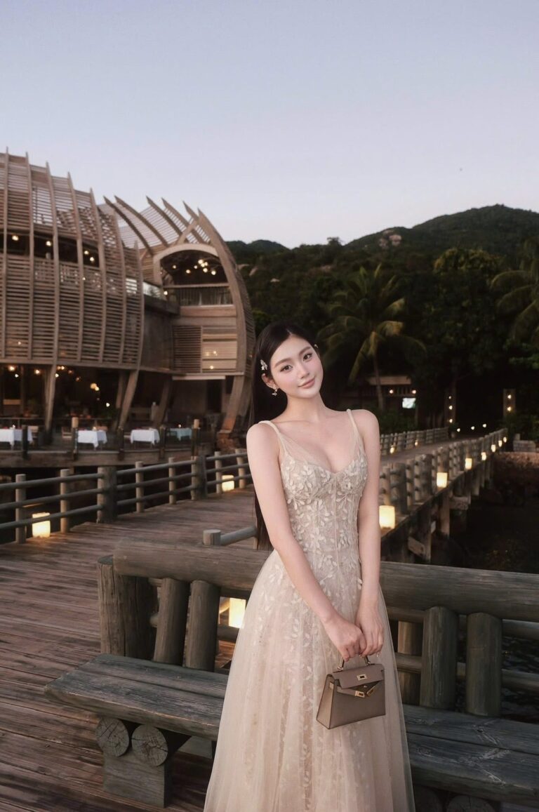 ร้านเช่าชุดราตรี Golden Veil Dress