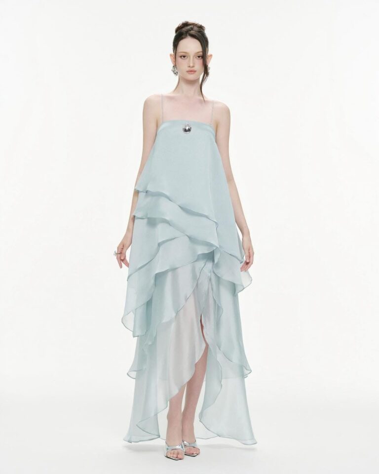 ร้านเช่าชุดราตรี Layered Blue Dress